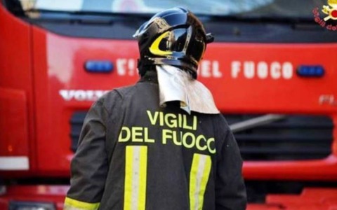 Incendio all’impianto Ersu di Pietrasanta: intervento dei Vigili del Fuoco