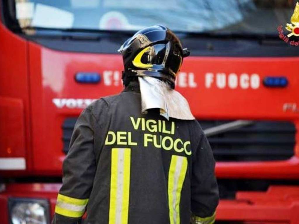 Incendio all’impianto Ersu di Pietrasanta: intervento dei Vigili del Fuoco