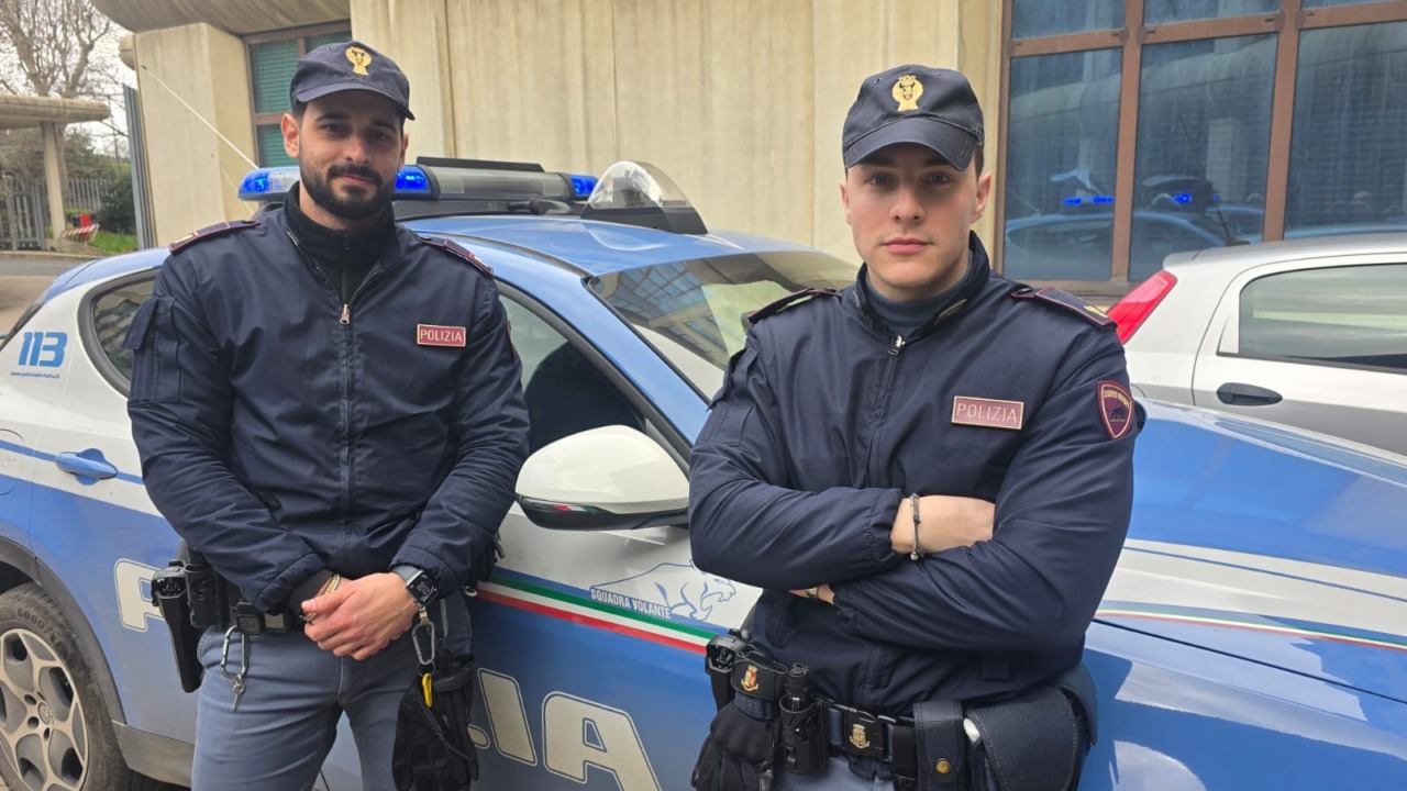 Aggressione agli agenti in stazione a Lucca: arrestato un giovane