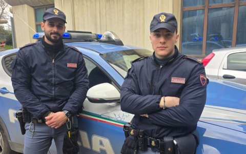 Aggressione agli agenti in stazione a Lucca: arrestato un giovane
