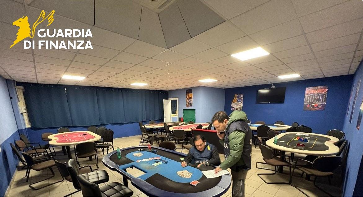 Scoperta una bisca clandestina a Viareggio: operazione “Regalo di Natale”