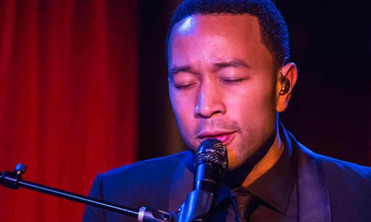 John Legend si esibisce al Lucca Summer Festival a luglio