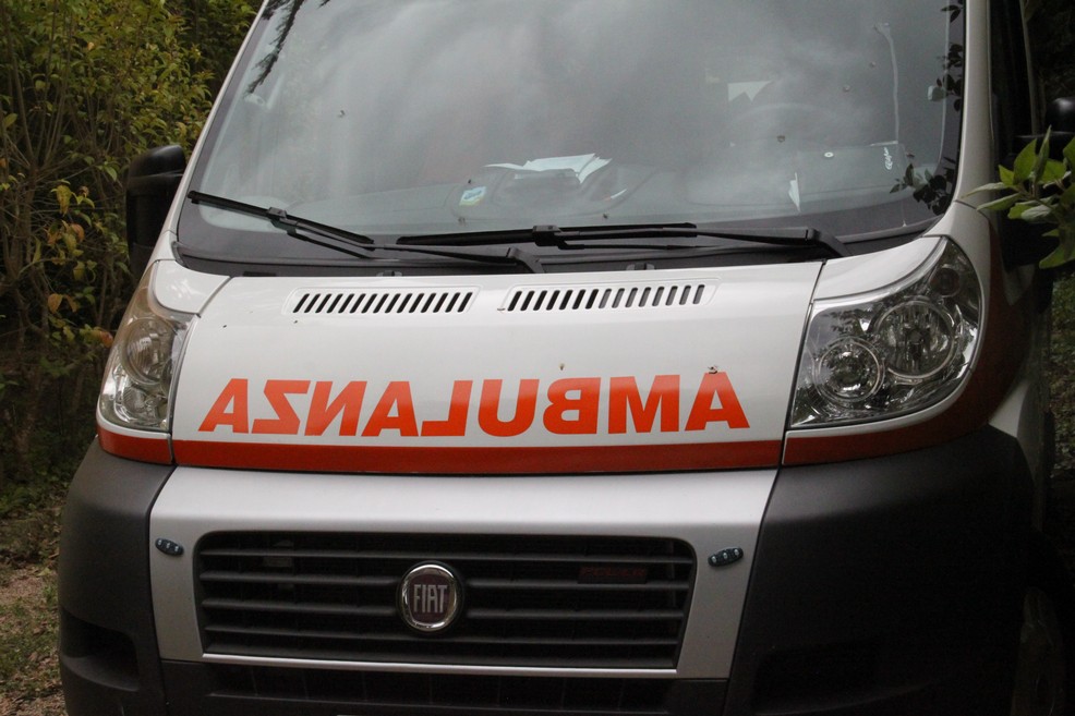 Lucca, trovata una donna carbonizzata in un bosco: ipotesi suicidio