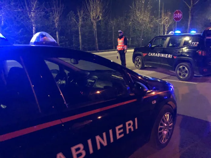 49enne trovato privo di vita nel parcheggio del condominio