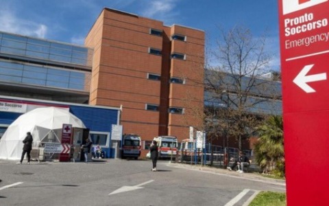 Incidente a Capezzano: un 36enne in condizioni critiche dopo uno scontro