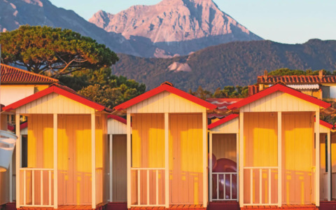 Forte dei Marmi, stabilimenti balneari limitati a 40 aperture serali