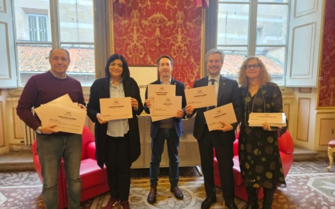 Installazione della nuova cartellonistica nelle casermette delle Mura