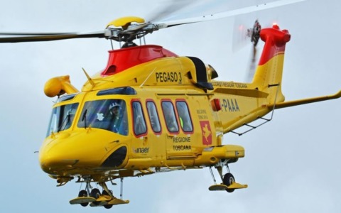 Ottantenne si ustiona mentre accende una stufa con alcol